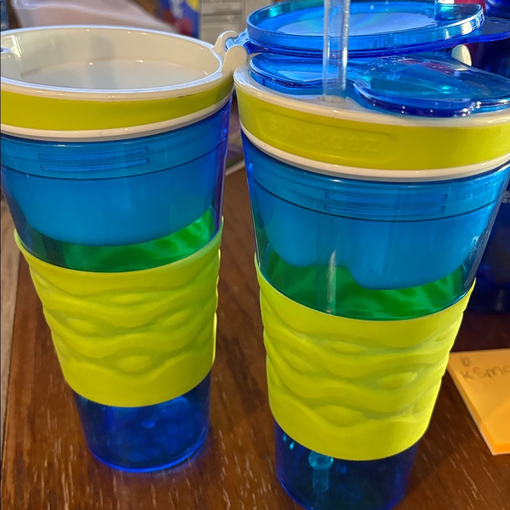 Blue and Green Snackeez Cups